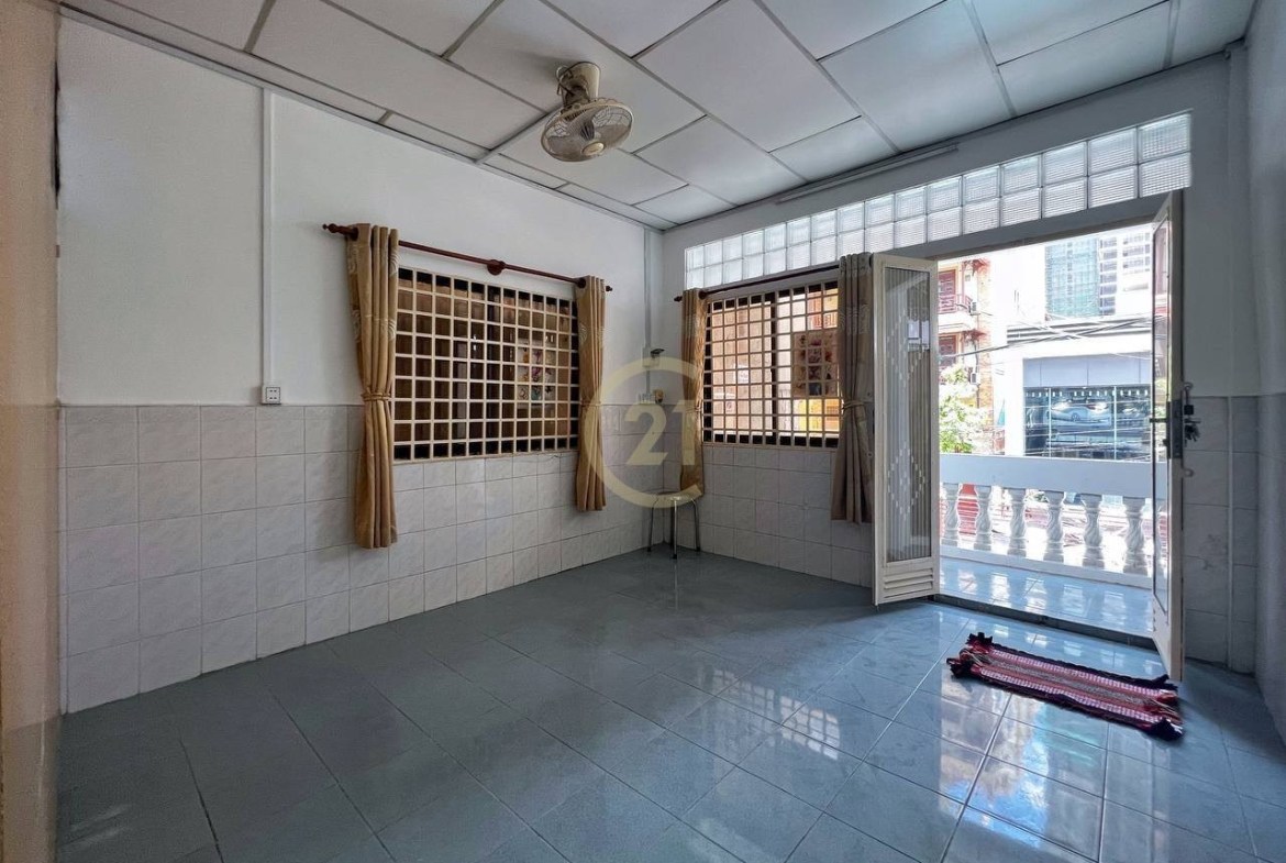 Shophouse for Rent | Prime Location in BKK1 – Hot Deal