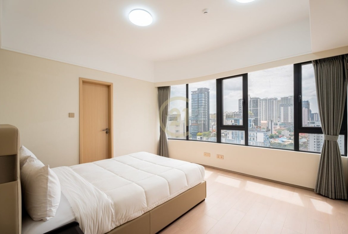 BRAND NEW 3 BEDROOM FOR RENT AT BKK1