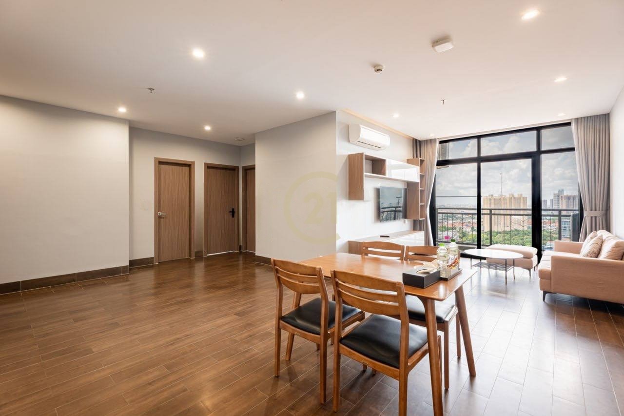 3 BEDROOM APARTMENT FOR RENT AT TONLE BASSAC