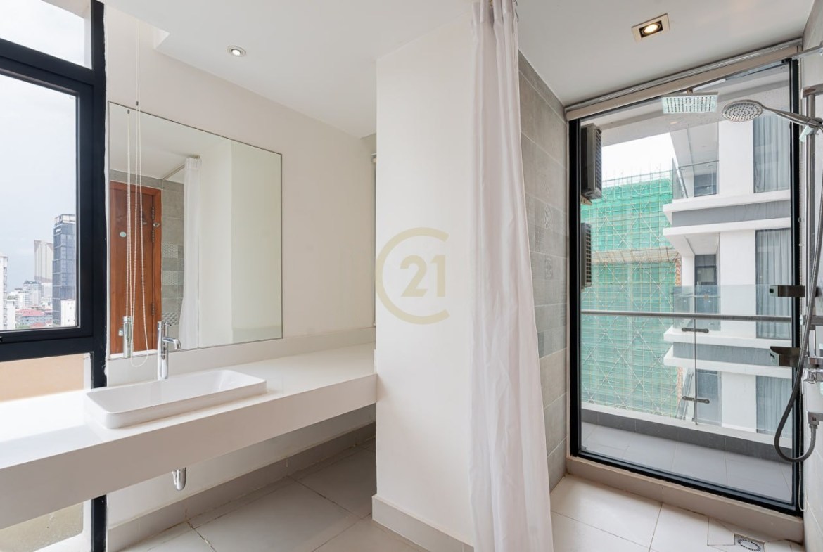FOR RENT | Specious 3 Bedroom Serviced Apartment – BKK1