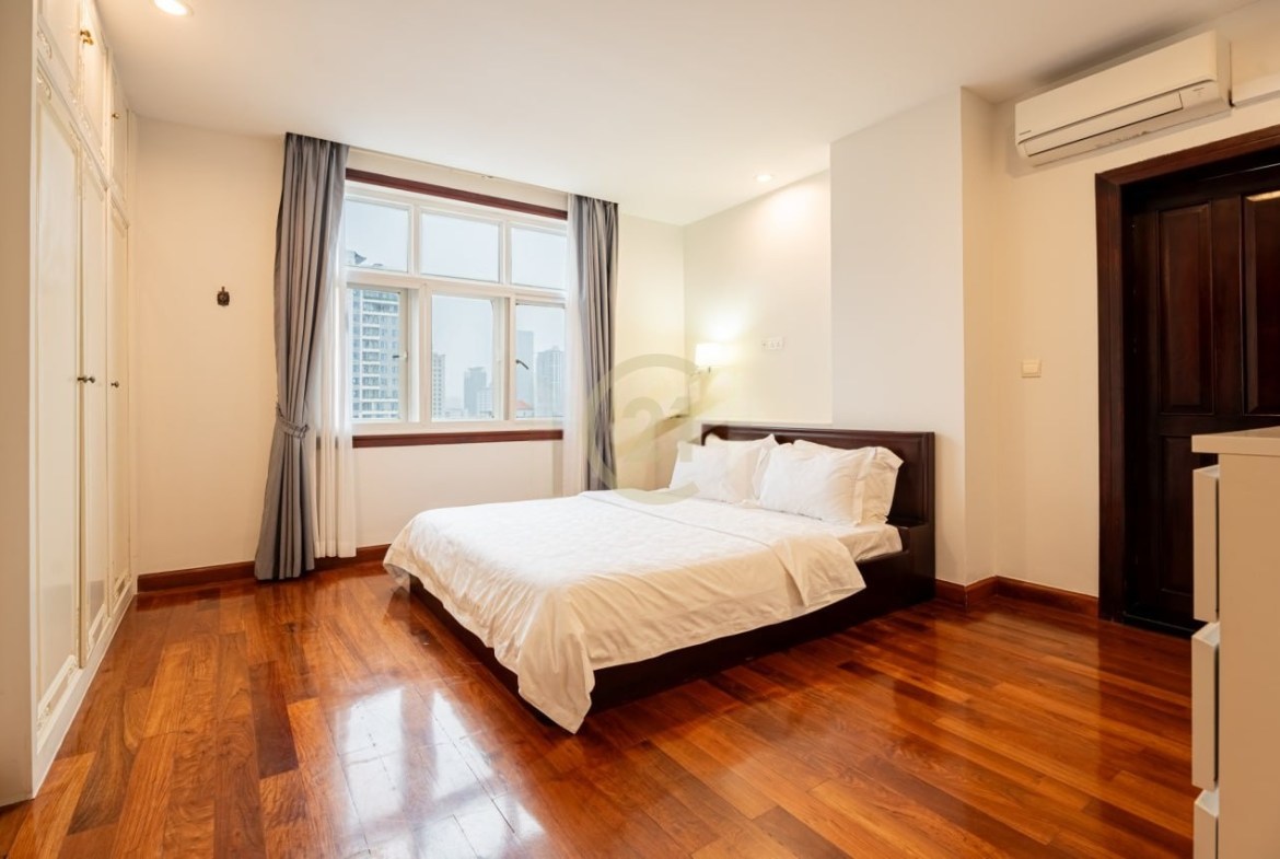 FOR RENT | 3 Bedroom Serviced Apartment -Tonle Bassac