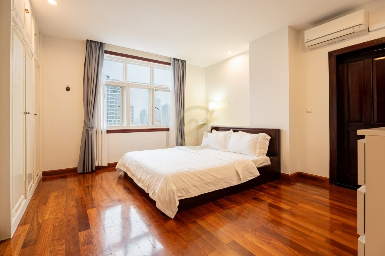 FOR RENT | 3 Bedroom Serviced Apartment -Tonle Bassac