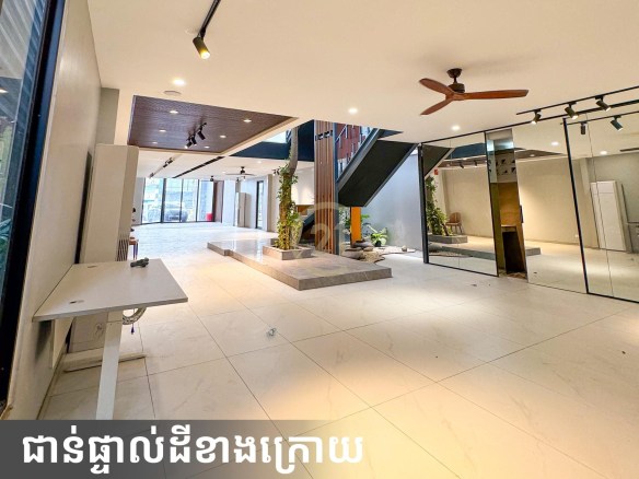 Shophouse&Office For Rent At Beoug Trobek