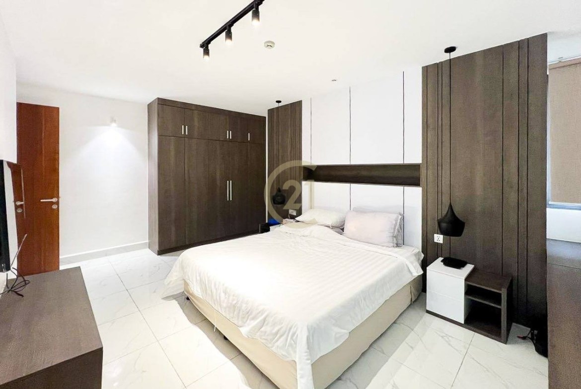 Specious 4 Bedroom Apartment For Rent At BKK1