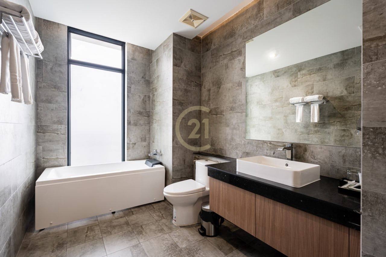 3 BEDROOM APARTMENT FOR RENT AT TONLE BASSAC
