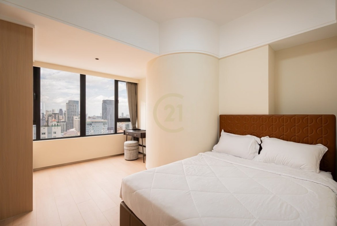 BRAND NEW 3 BEDROOM FOR RENT AT BKK1