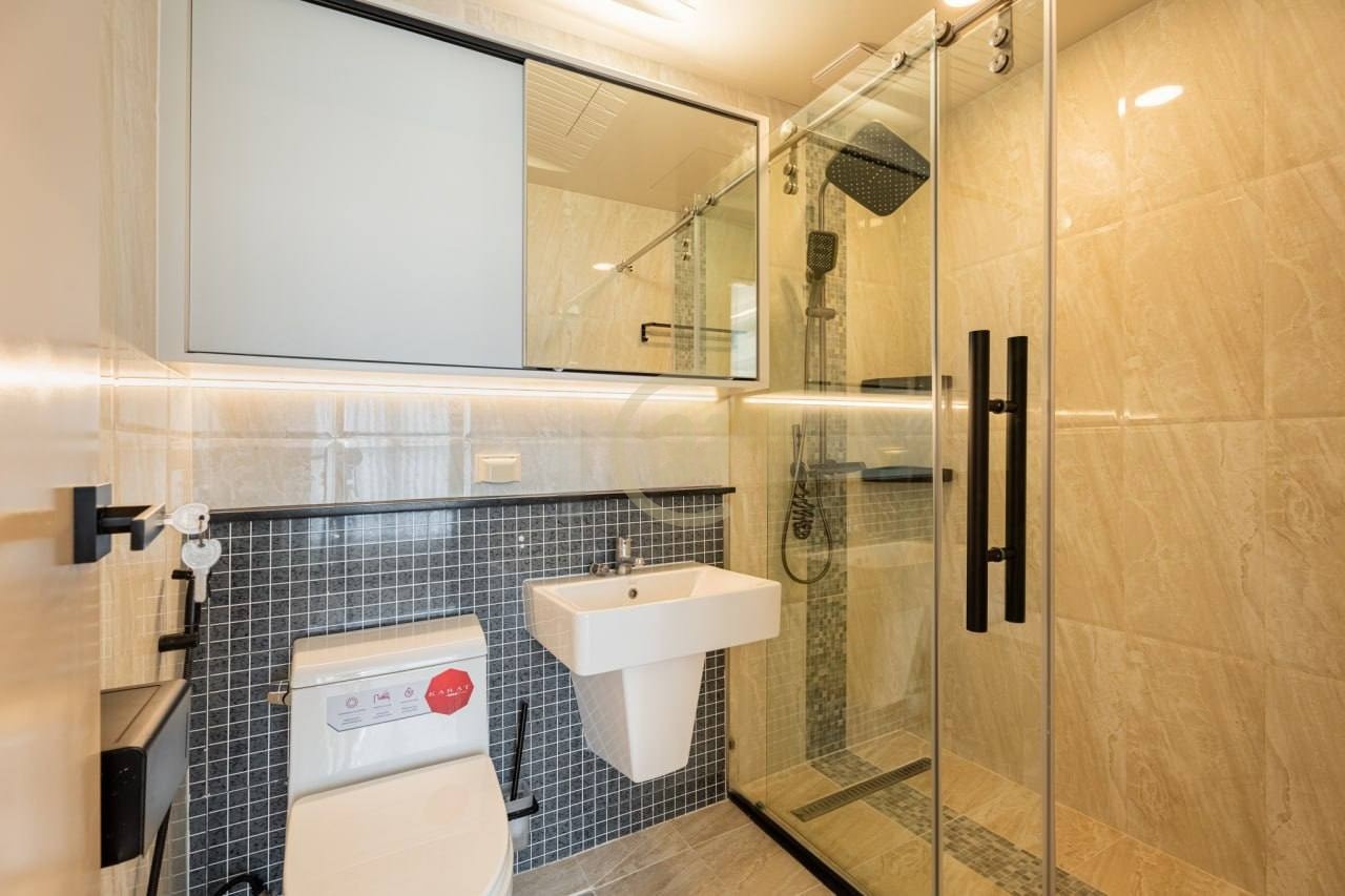 Luxuries 3 Bedroom Condo For Rent In BKK1