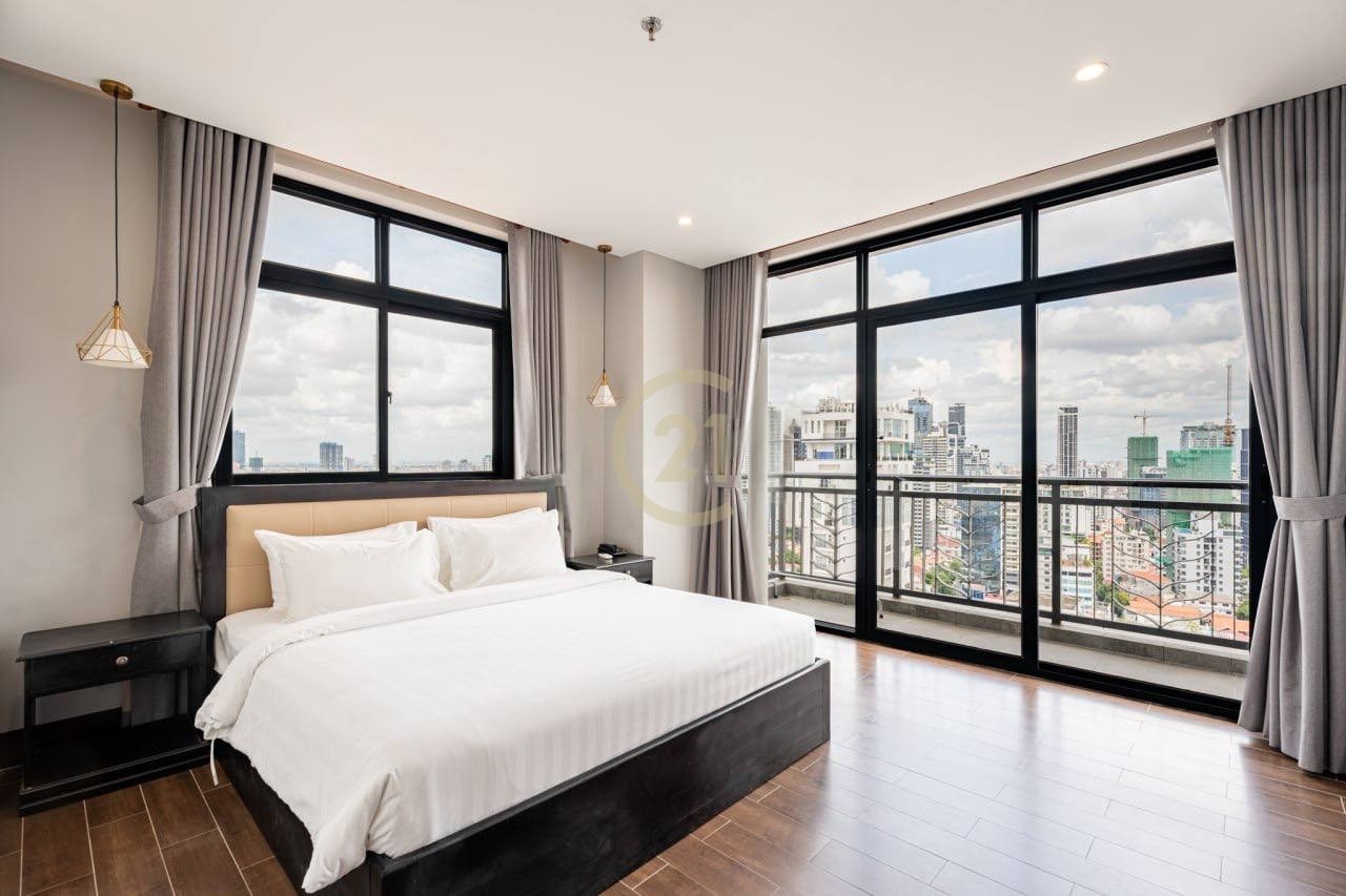 3 BEDROOM APARTMENT FOR RENT AT TONLE BASSAC