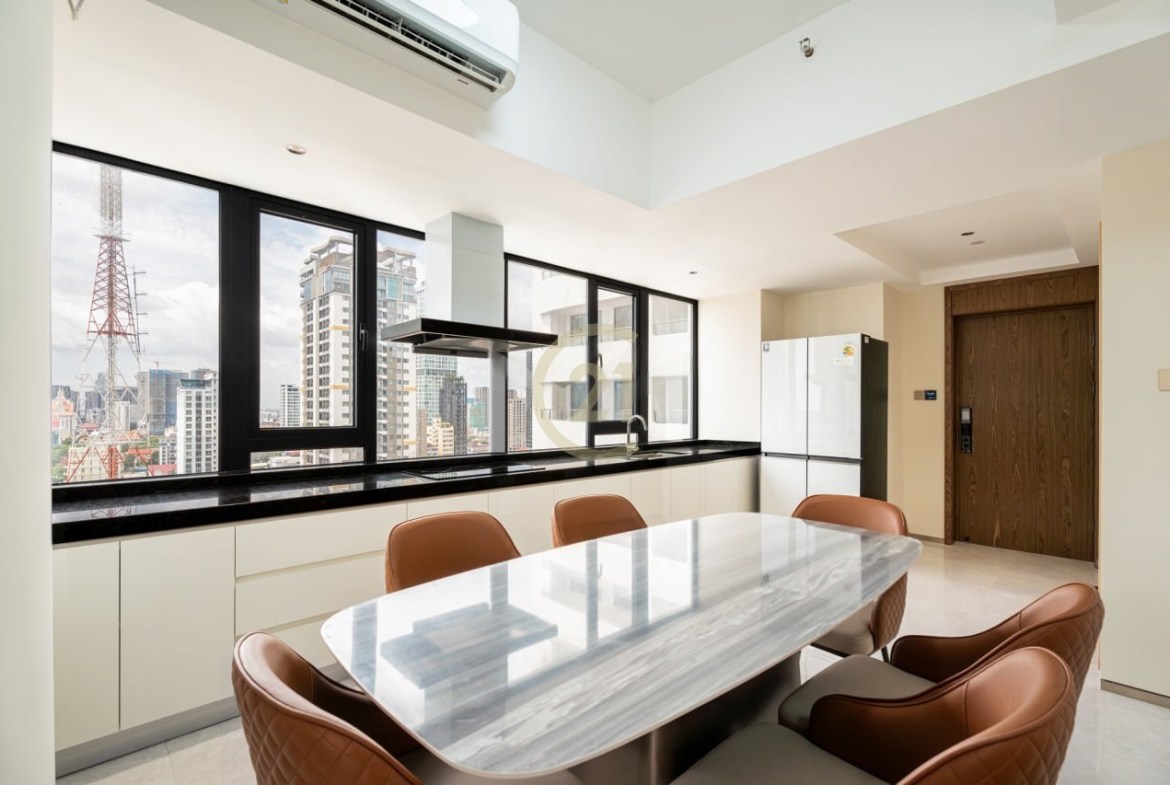 BRAND NEW 3 BEDROOM FOR RENT AT BKK1