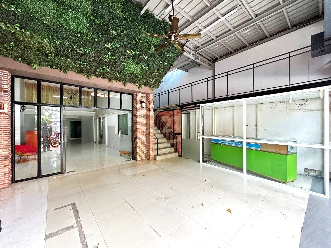 Shophouse for Rent in Boeung Trabek (Near Toul Tompoung, BKK)