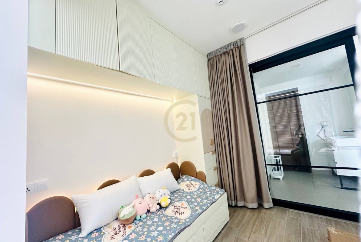 Urban Village Phase2 | Modern 3-Bedroom Condo for Rent – Negotiate Price