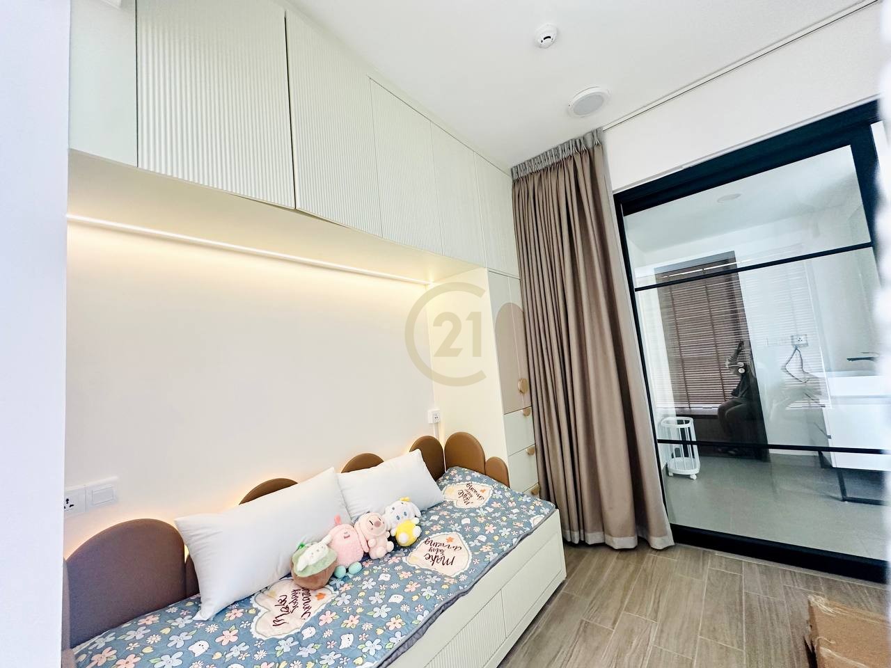 Urban Village Phase2 | Modern 3-Bedroom Condo for Rent – Negotiate Price
