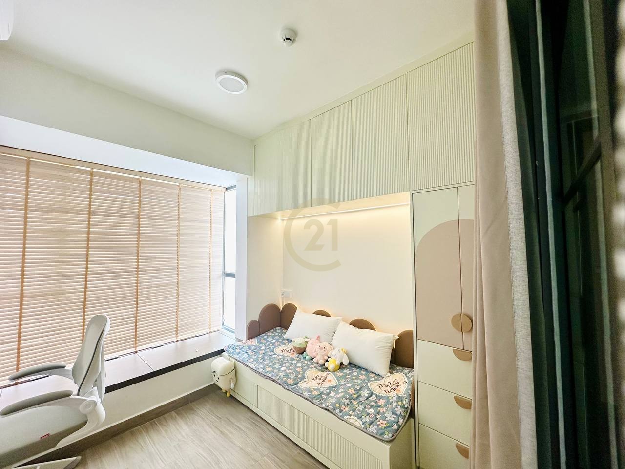 Urban Village Phase2 | Modern 3-Bedroom Condo for Rent – Negotiate Price
