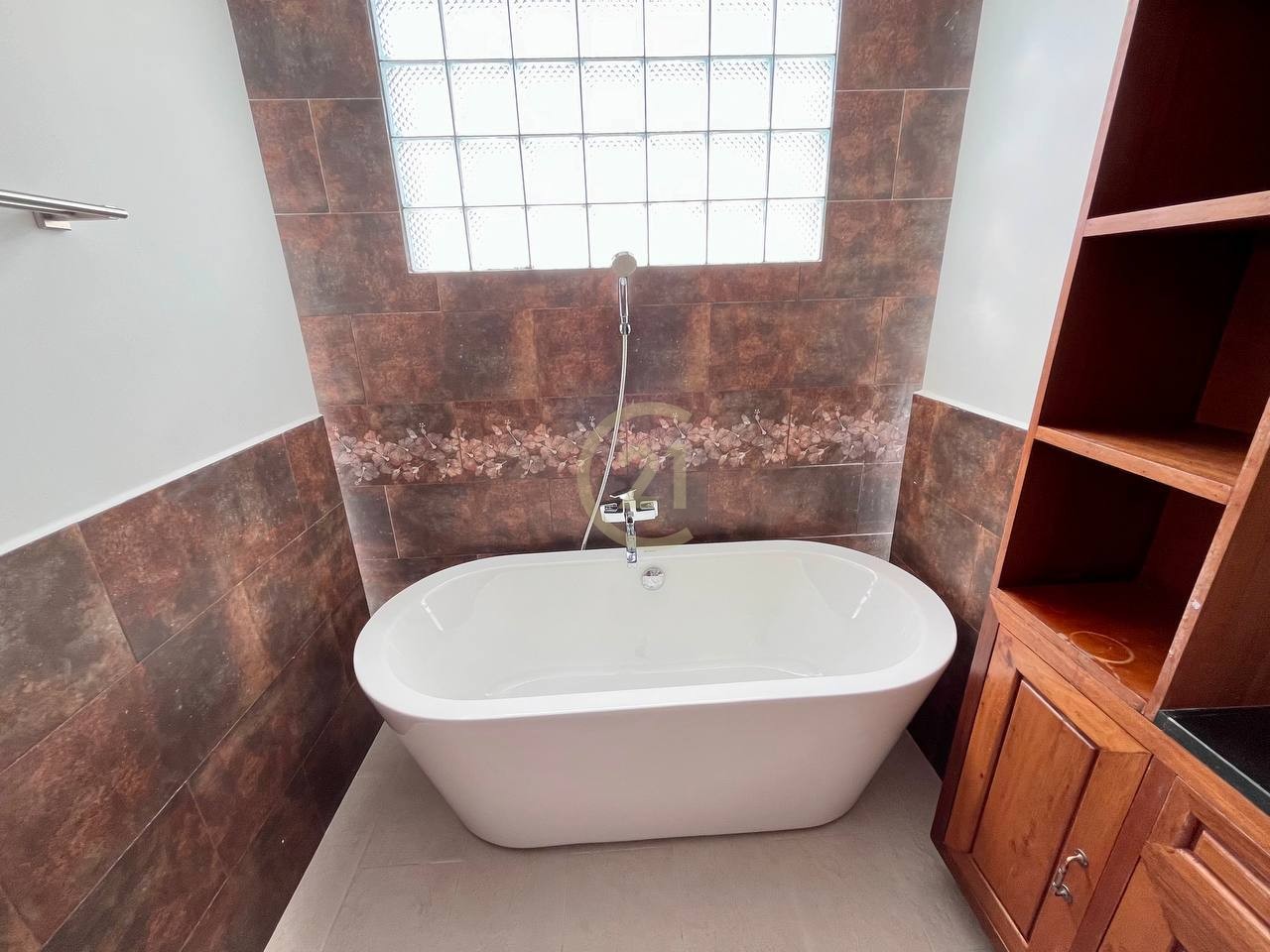 Western Three bedroom For Rent At Russian Market