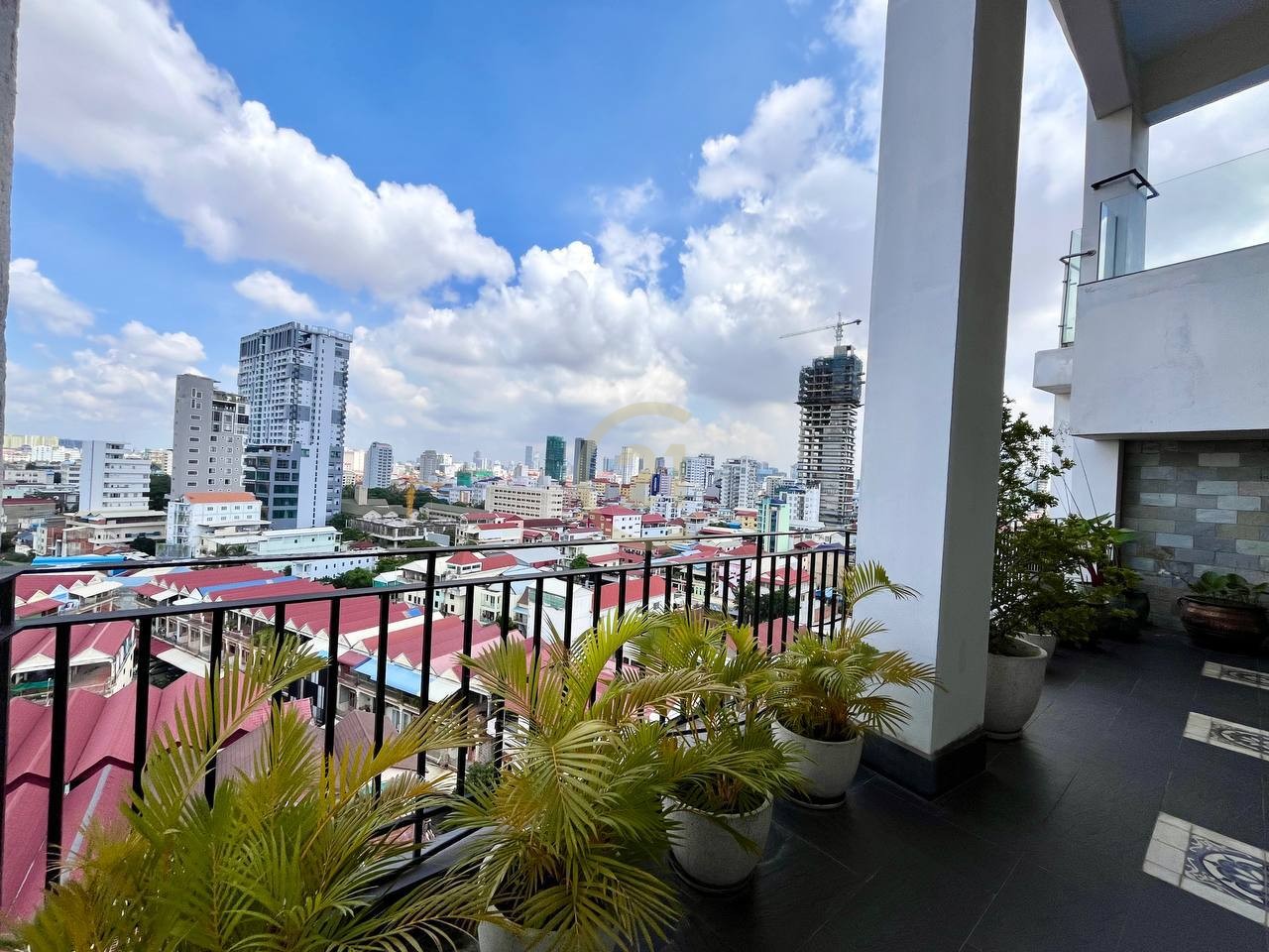 Western Three bedroom For Rent At Russian Market