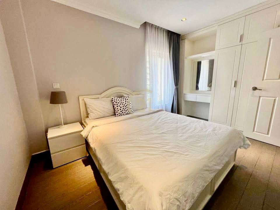 VINTAGE TWO BEDROOM FOR RENT-BKK1