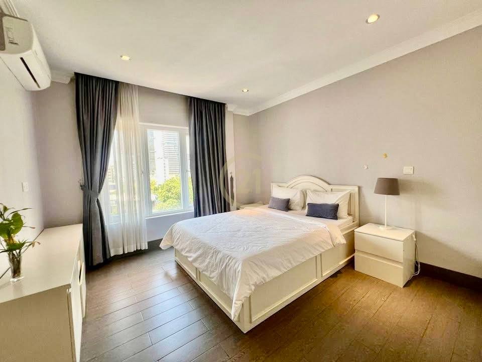 VINTAGE TWO BEDROOM FOR RENT-BKK1