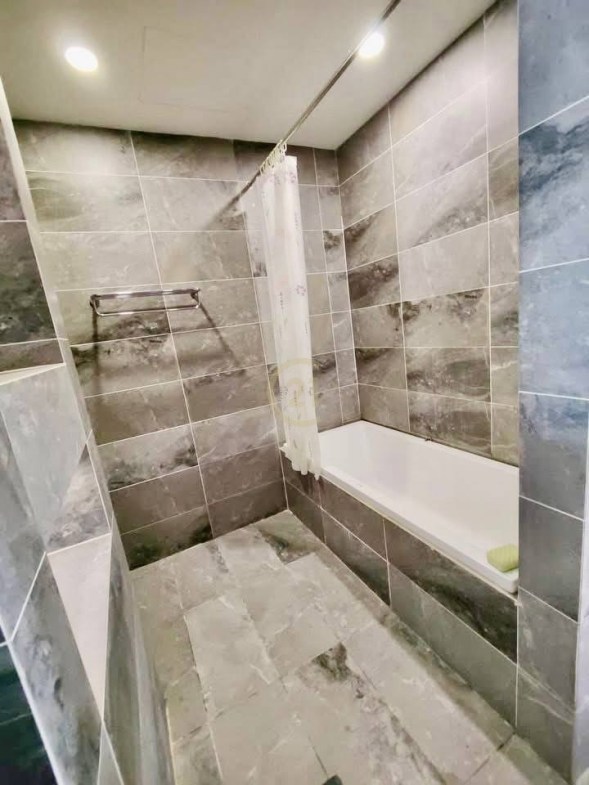 MODERN TWO BEDROOM FOR RENT-CENTRAL MARKET
