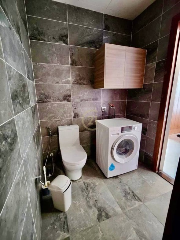 MODERN TWO BEDROOM FOR RENT-CENTRAL MARKET