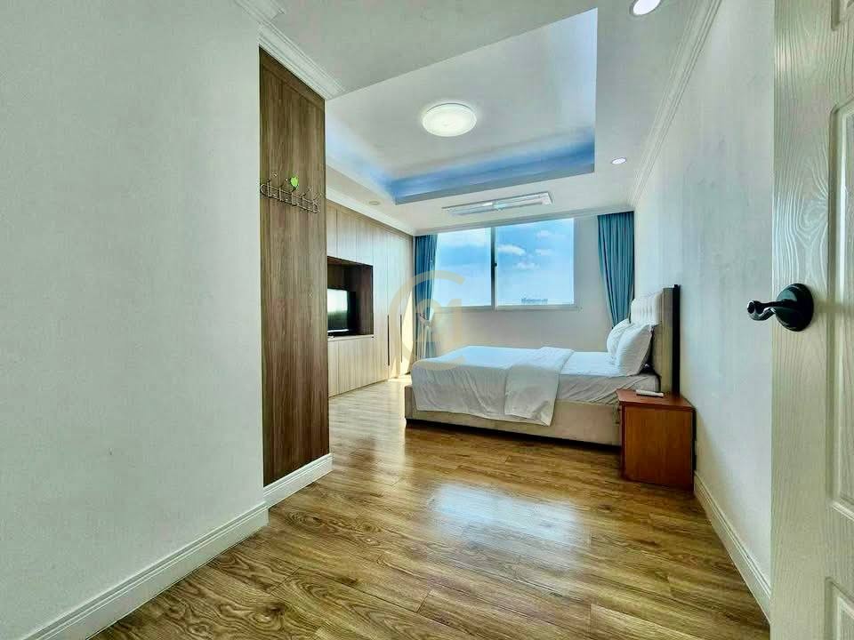 PRECIOUS FOUR BEDROOM FOR RENT-BKK1