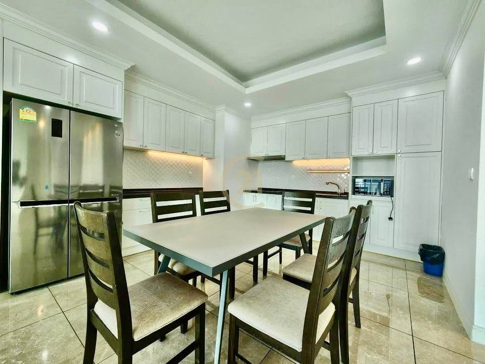 PRECIOUS FOUR BEDROOM FOR RENT-BKK1