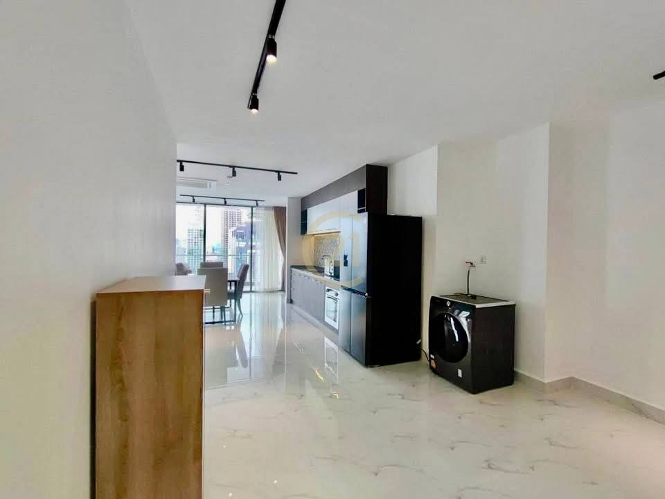 STYLISH THREE BEDROOM FOR RENT-BKK1