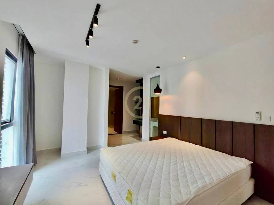 STYLISH THREE BEDROOM FOR RENT-BKK1