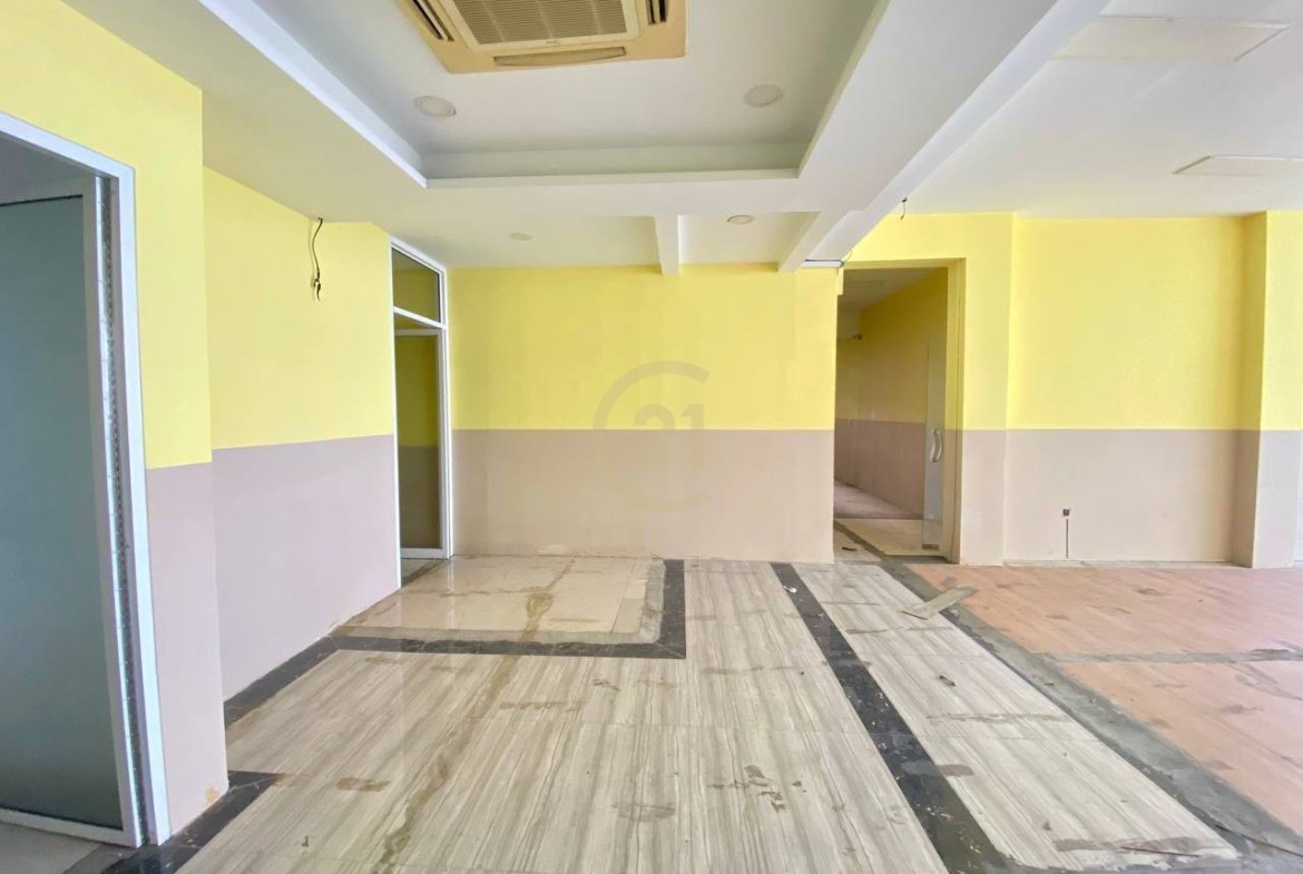 Shophouse For Rent At Daun Penh