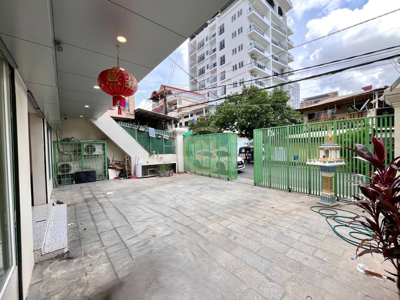 Shophouse for rent at BKK2