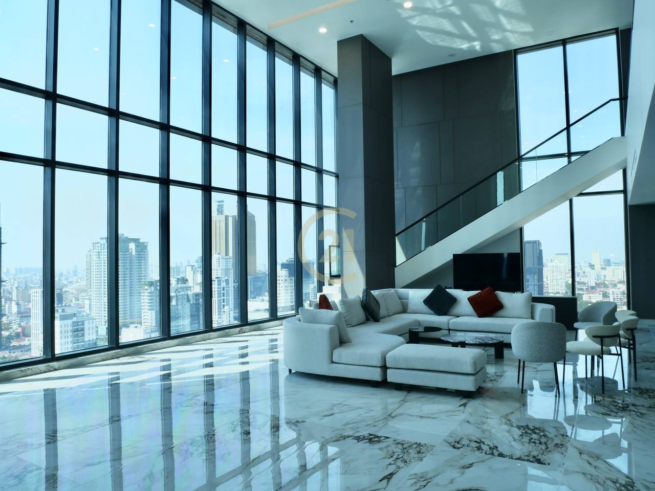 Penthouse 5BR For Rent In BKK1