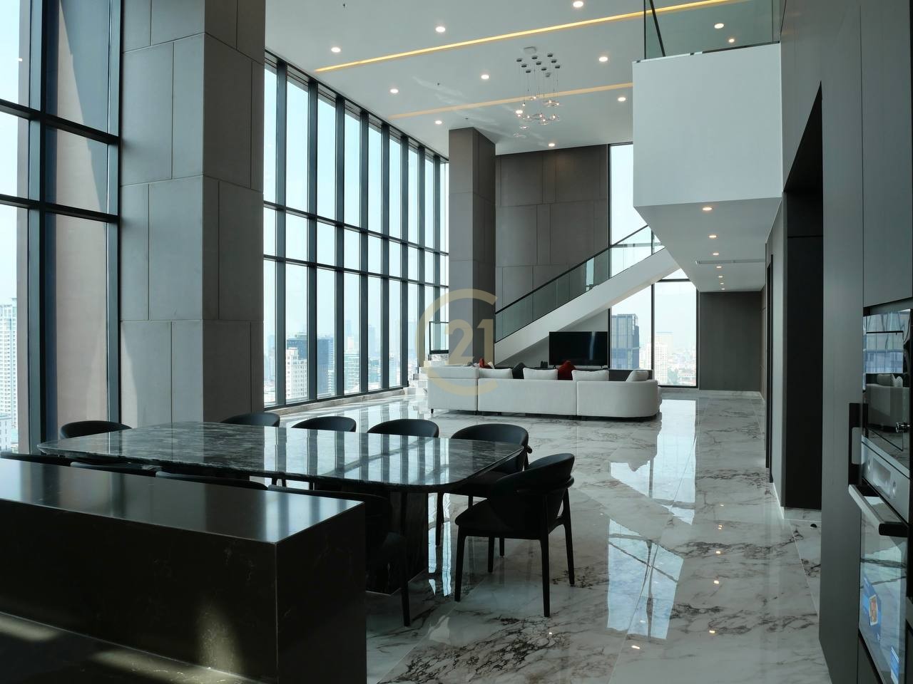Penthouse 5BR For Rent In BKK1