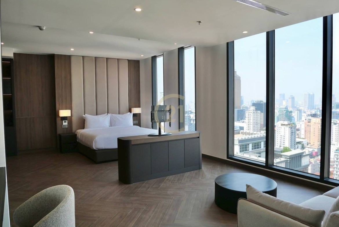 Penthouse 5BR For Rent In BKK1