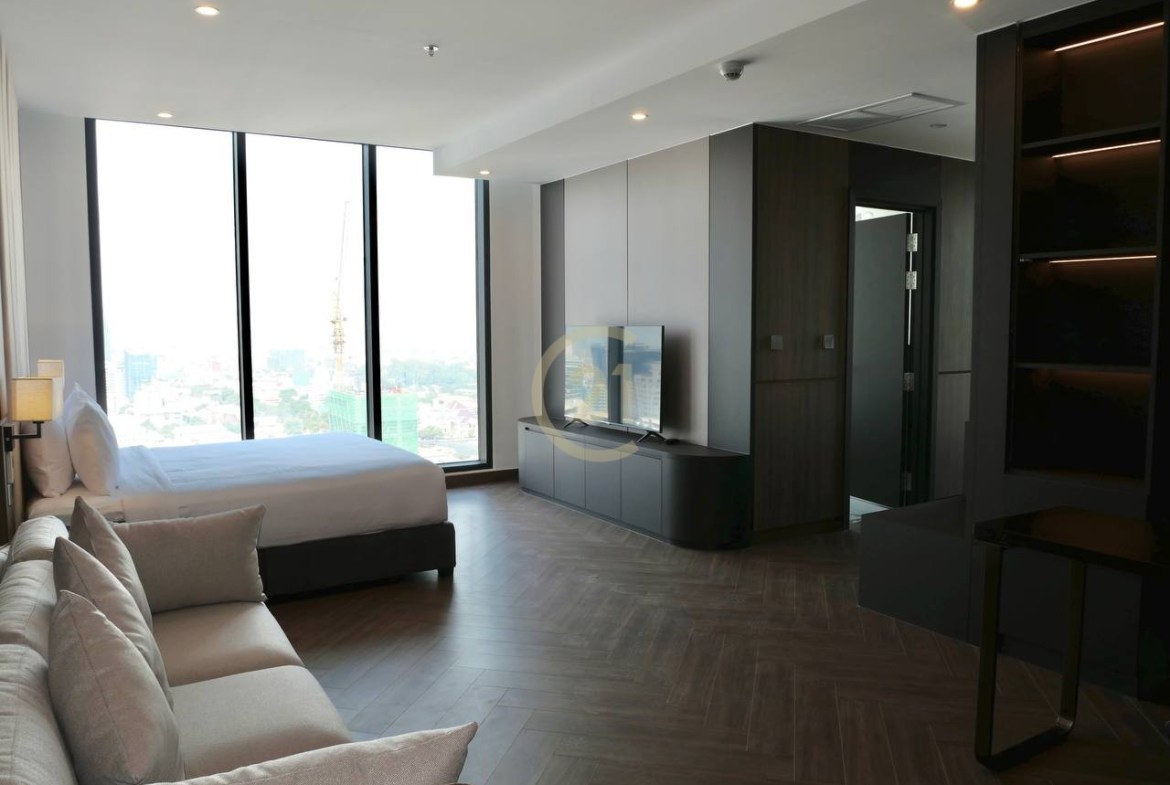 Penthouse 5BR For Rent In BKK1