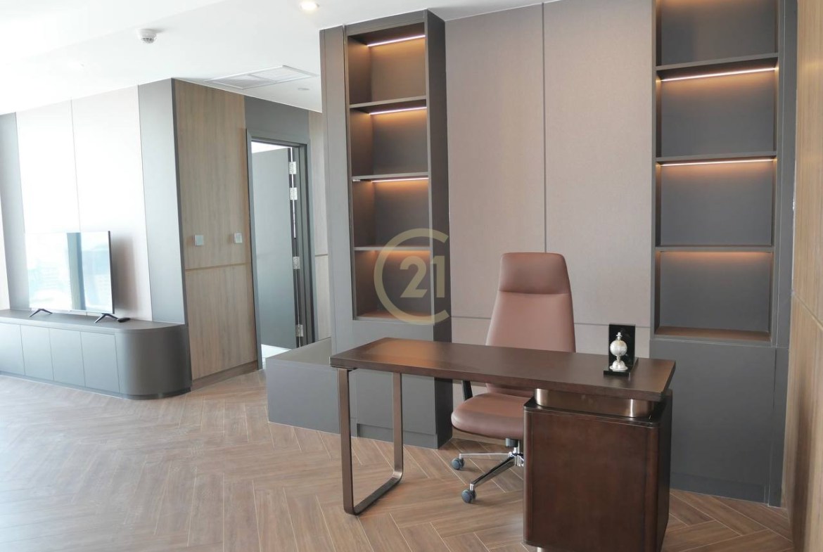 Penthouse 5BR For Rent In BKK1