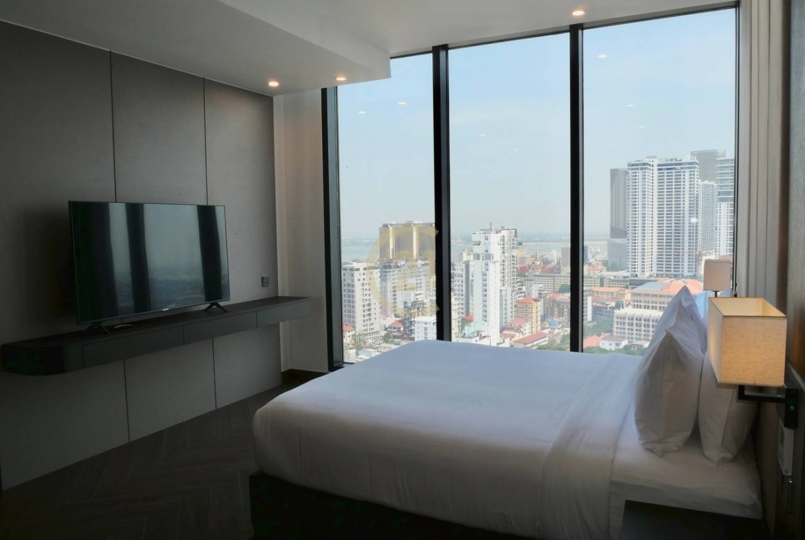 Penthouse 5BR For Rent In BKK1