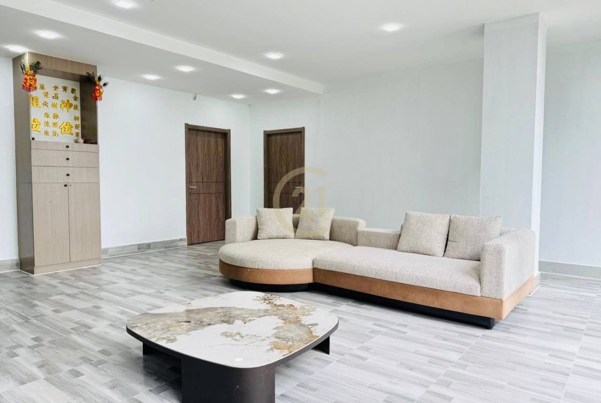 Lovely 3 Bedroom For Rent At Toul Tompong