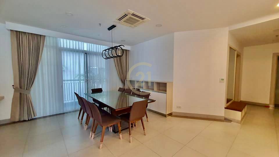 LUXURY THREE BEDROOM FOR RENT-BKK1