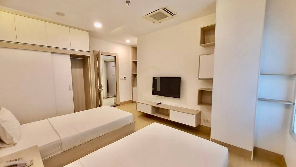 LUXURY THREE BEDROOM FOR RENT-BKK1