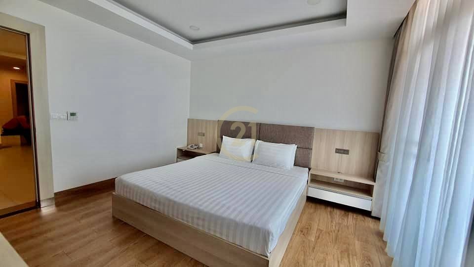 LUXURY THREE BEDROOM FOR RENT-BKK1