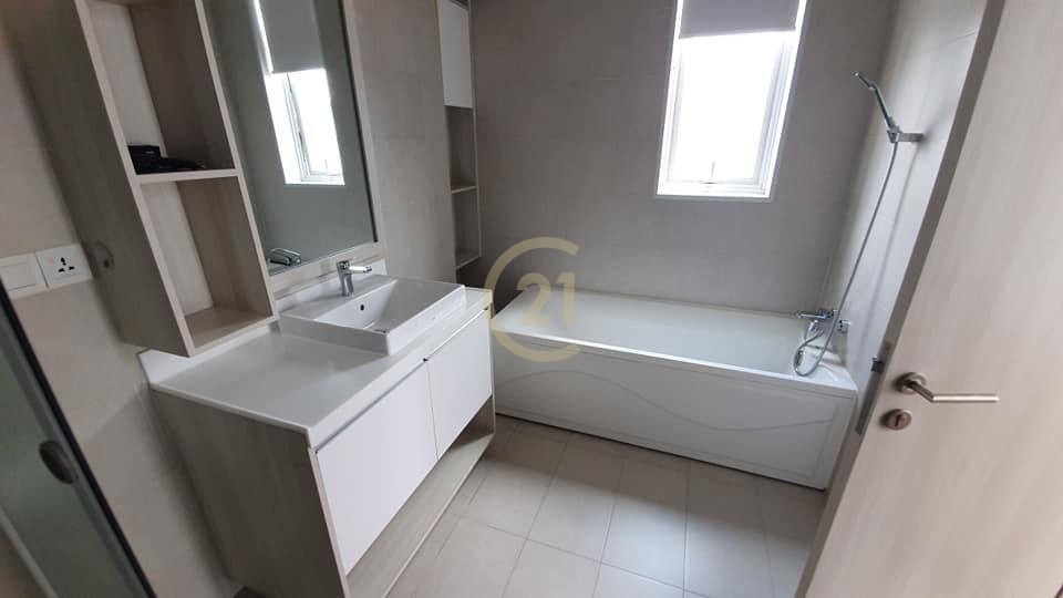 LUXURY THREE BEDROOM FOR RENT-BKK1