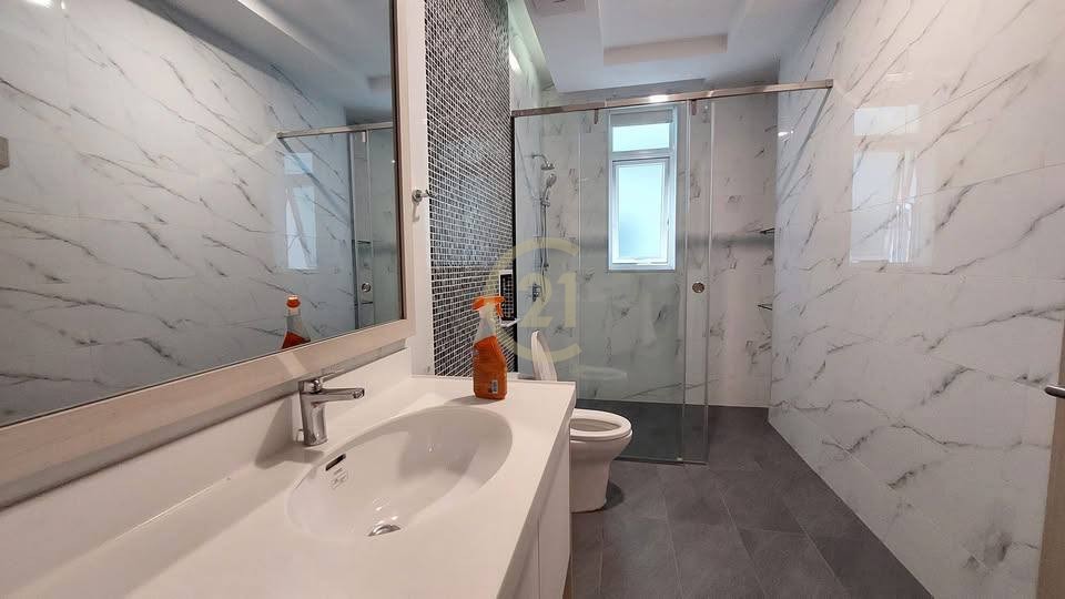 LUXURY THREE BEDROOM FOR RENT-BKK1