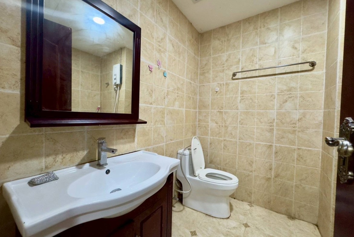 Cozy Studio room For Rent At Olympic
