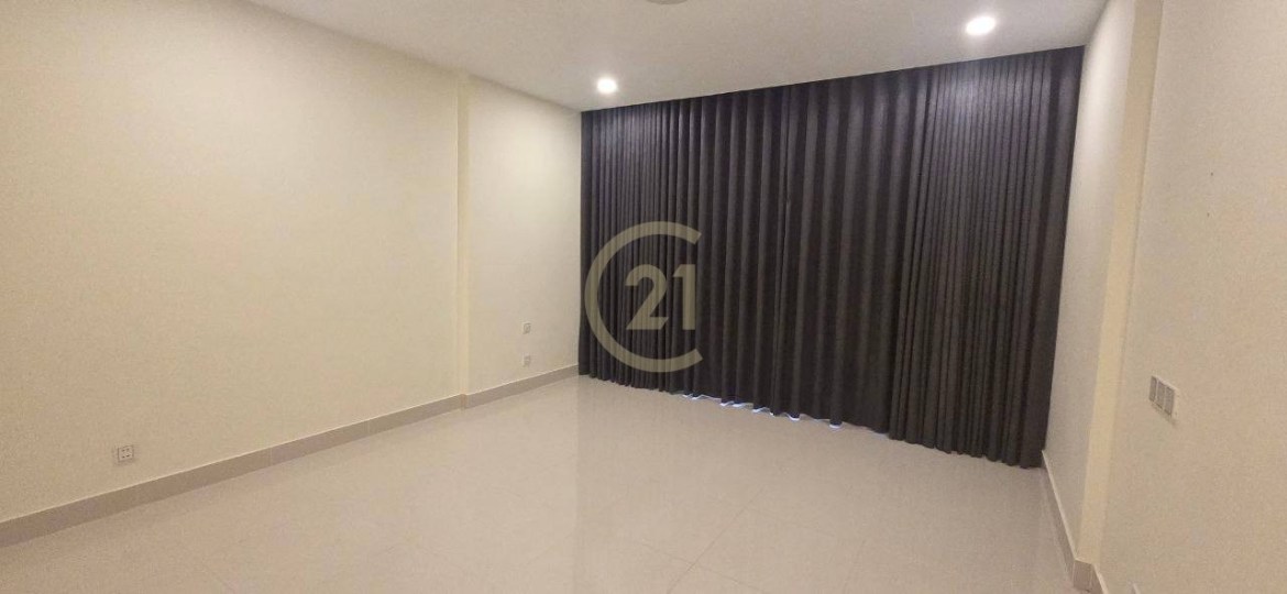 Villa LA For Rent at Peng Hout Boeng Snor