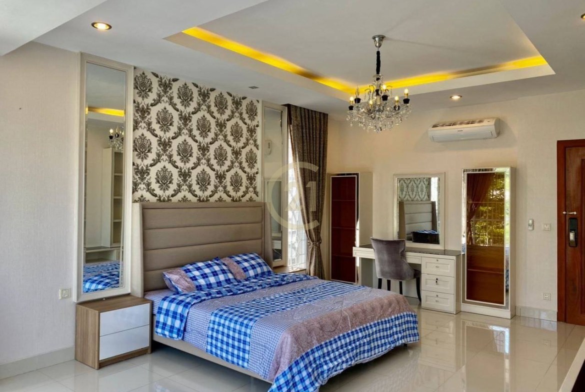 Luxury Villa For Rent At Peng Hout