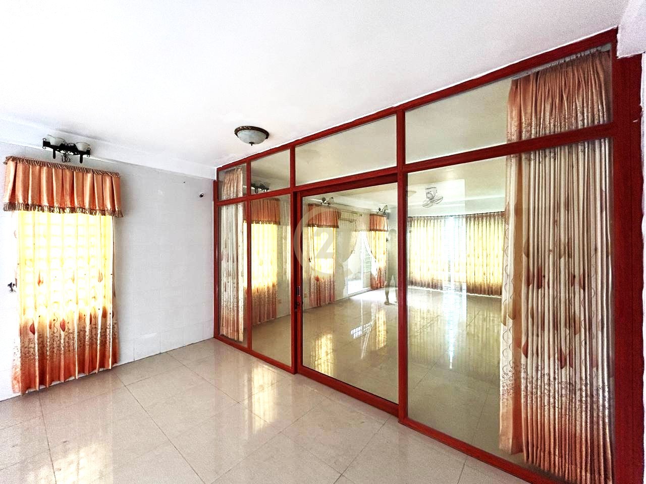 Shophouse for Rent in Boeung Trabek (Near Toul Tompoung, BKK)