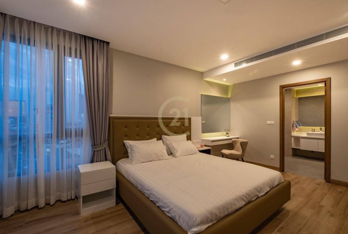 BKK1 | Modern 2BR Serviced Apartment for Rent