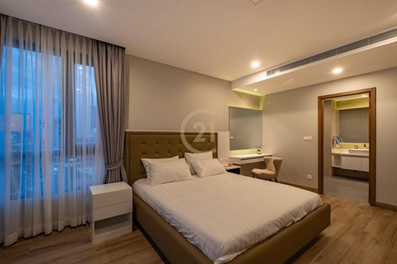 BKK1 | Modern 2BR Serviced Apartment for Rent