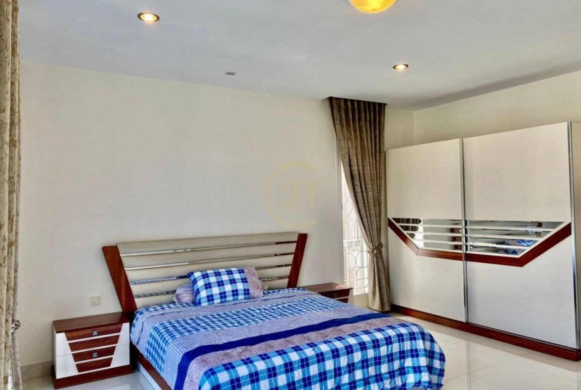 Luxury Villa For Rent At Peng Hout