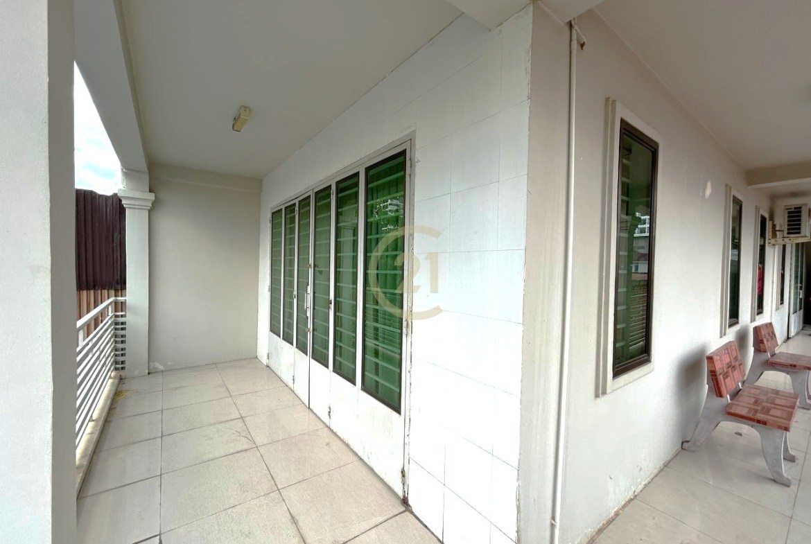Shophouse for Rent in Boeung Trabek (Near Toul Tompoung, BKK)