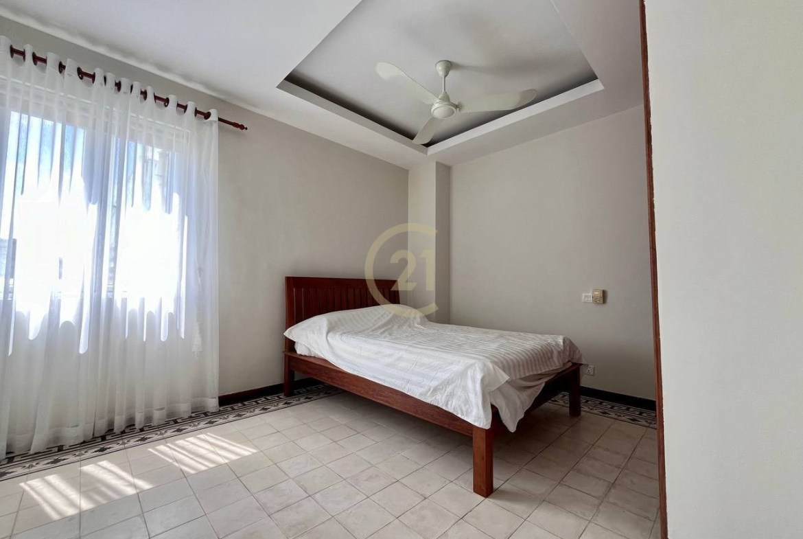 Western Three bedroom For Rent At Russian Market